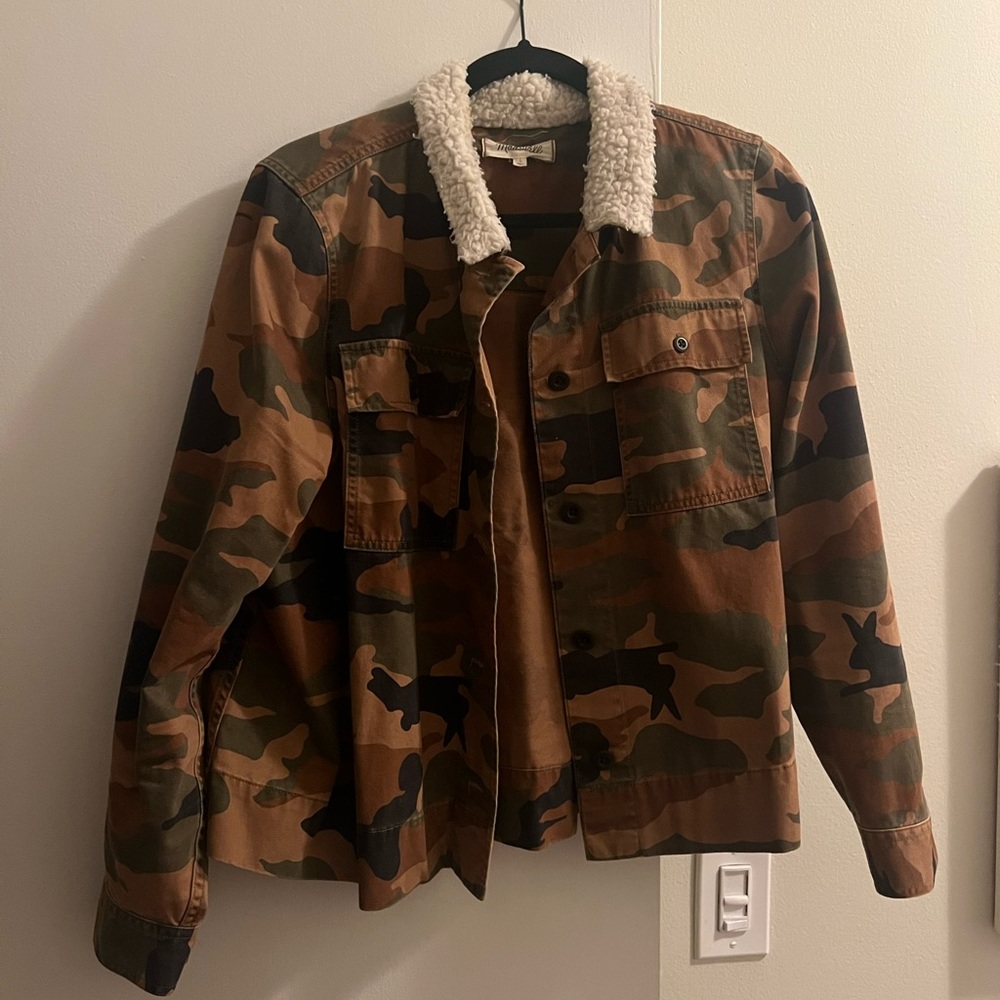 Madewell northward cropped army jacket in cottontail camo: sherpa edition. Large
